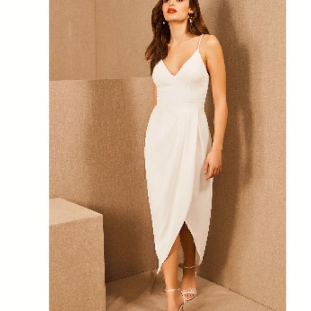 Caron Vneck crepe dress NWT